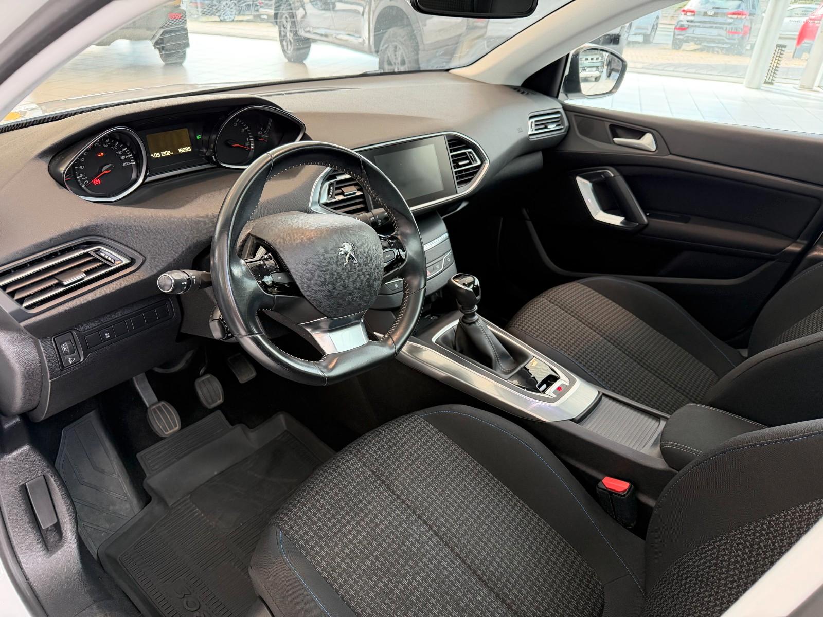 Peugeot 308 Style 1.2 Kamera Panorama Sitzheizung