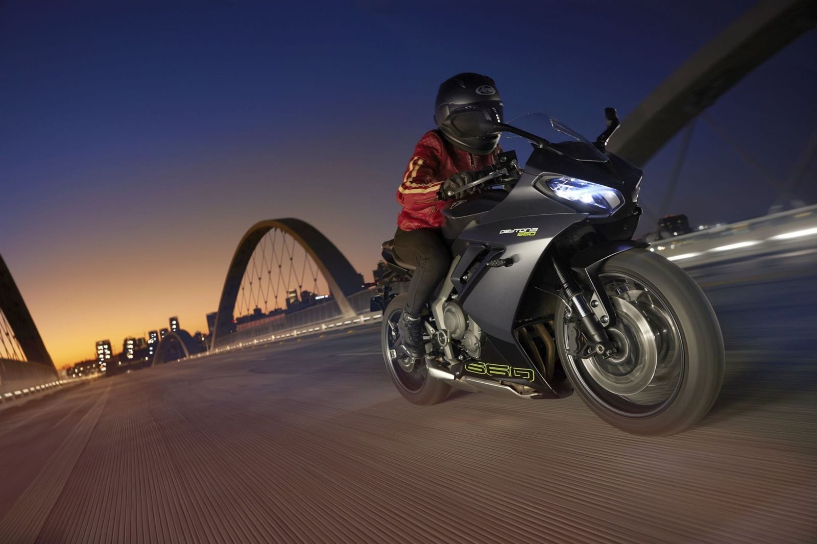 Fahrzeugabbildung Triumph Daytona 660