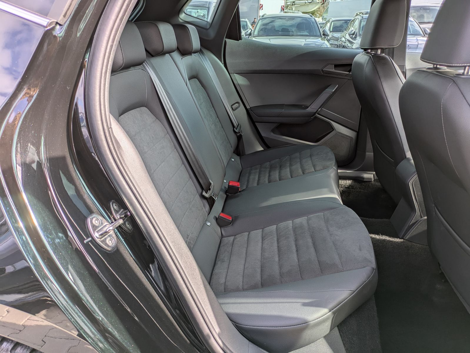 Fahrzeugabbildung SEAT Ibiza Xcellence 1.0 TSI VOLL-LED*ACC*APP*KAMERA
