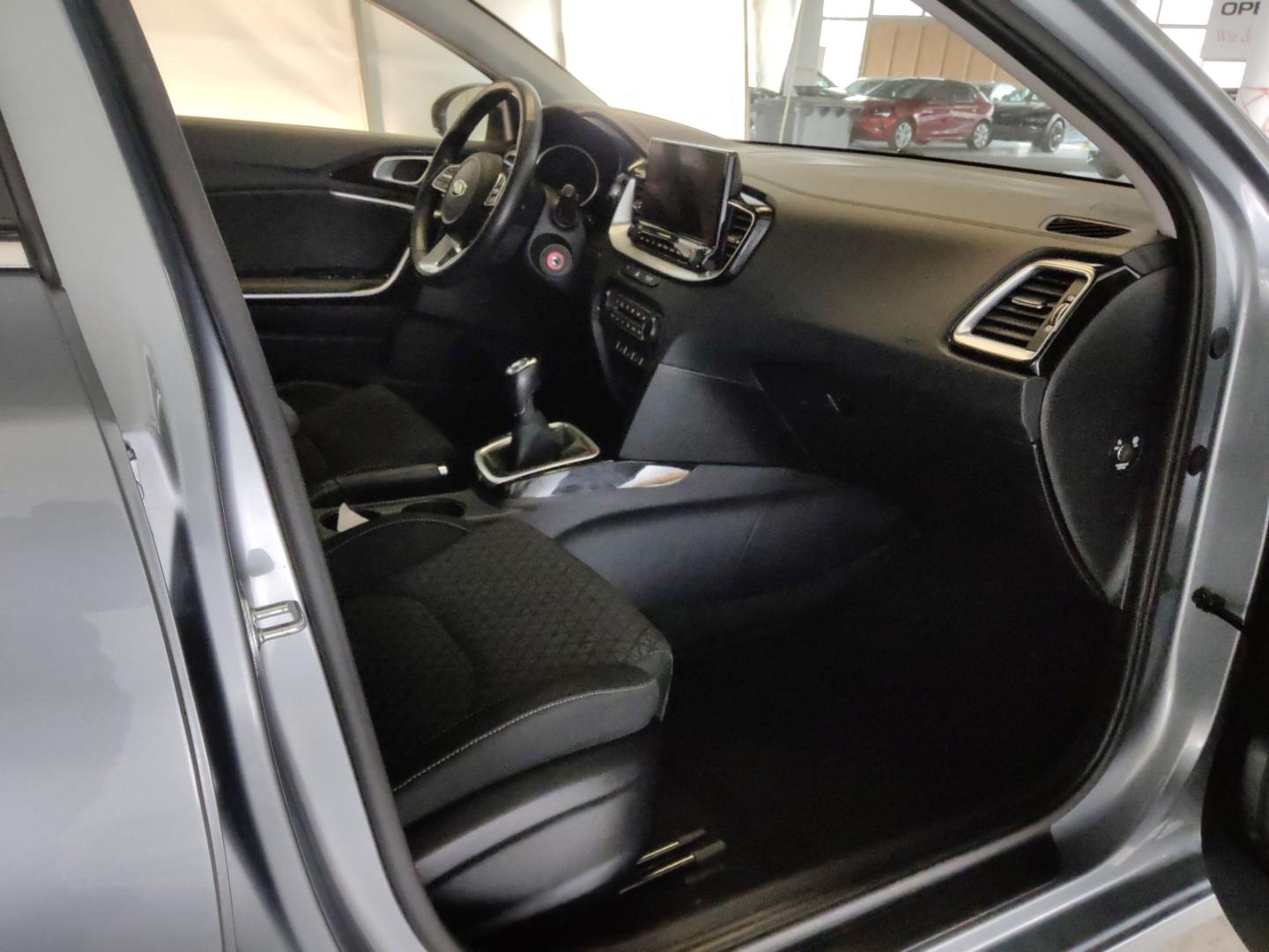 Kia Ceed_sw 1.5 Vision Navi Sitzheizung AHK-abnehmba