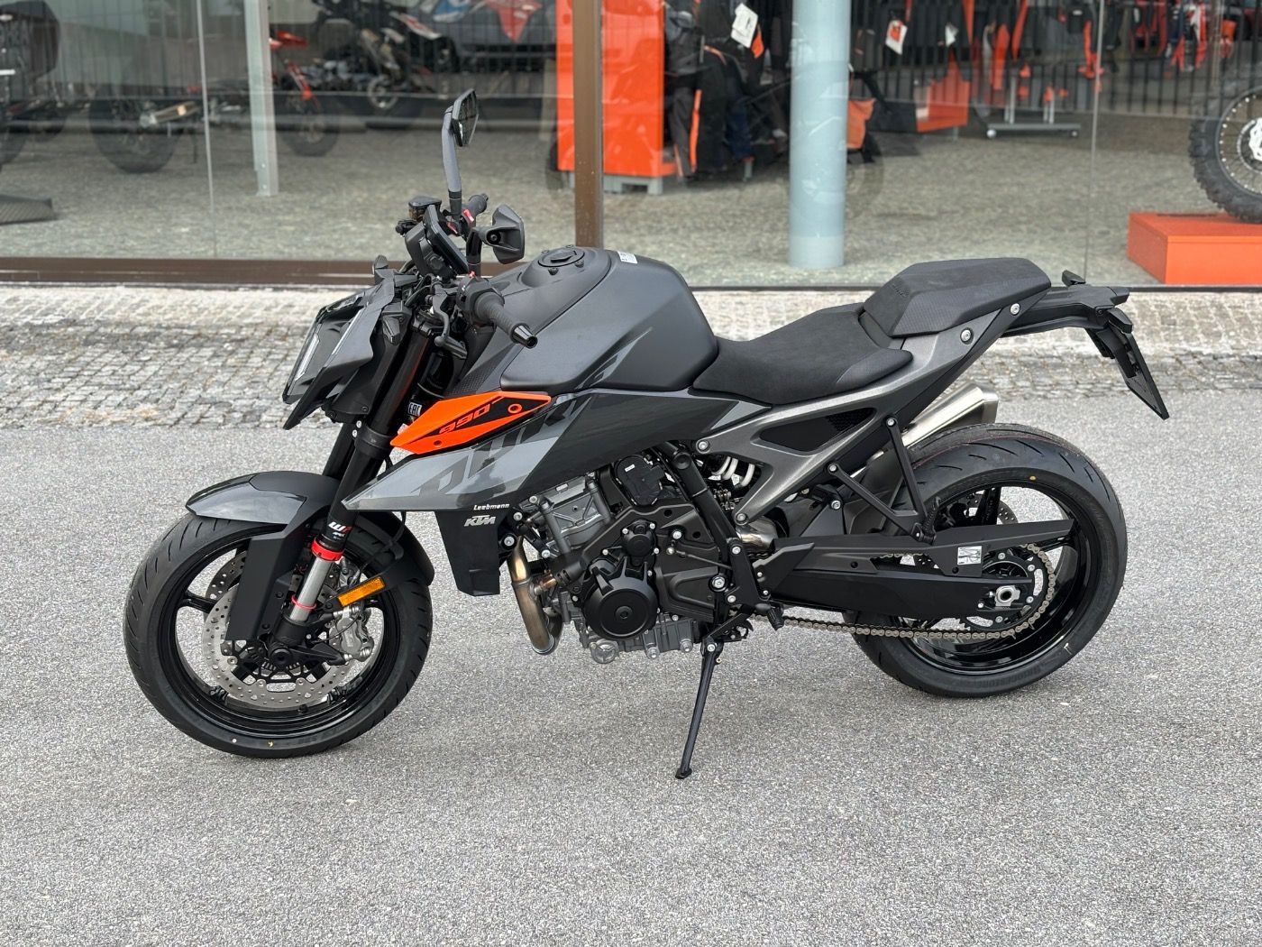 Fahrzeugabbildung KTM 990 Duke Modell 2024