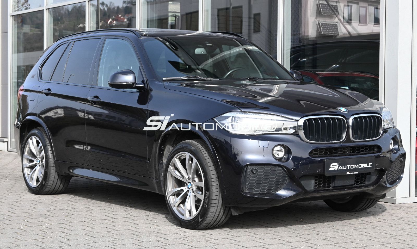 Fahrzeugabbildung BMW X5 xDrive30d M-Sport °ACC°AHK°STANDHEIZ°PANO°HUD