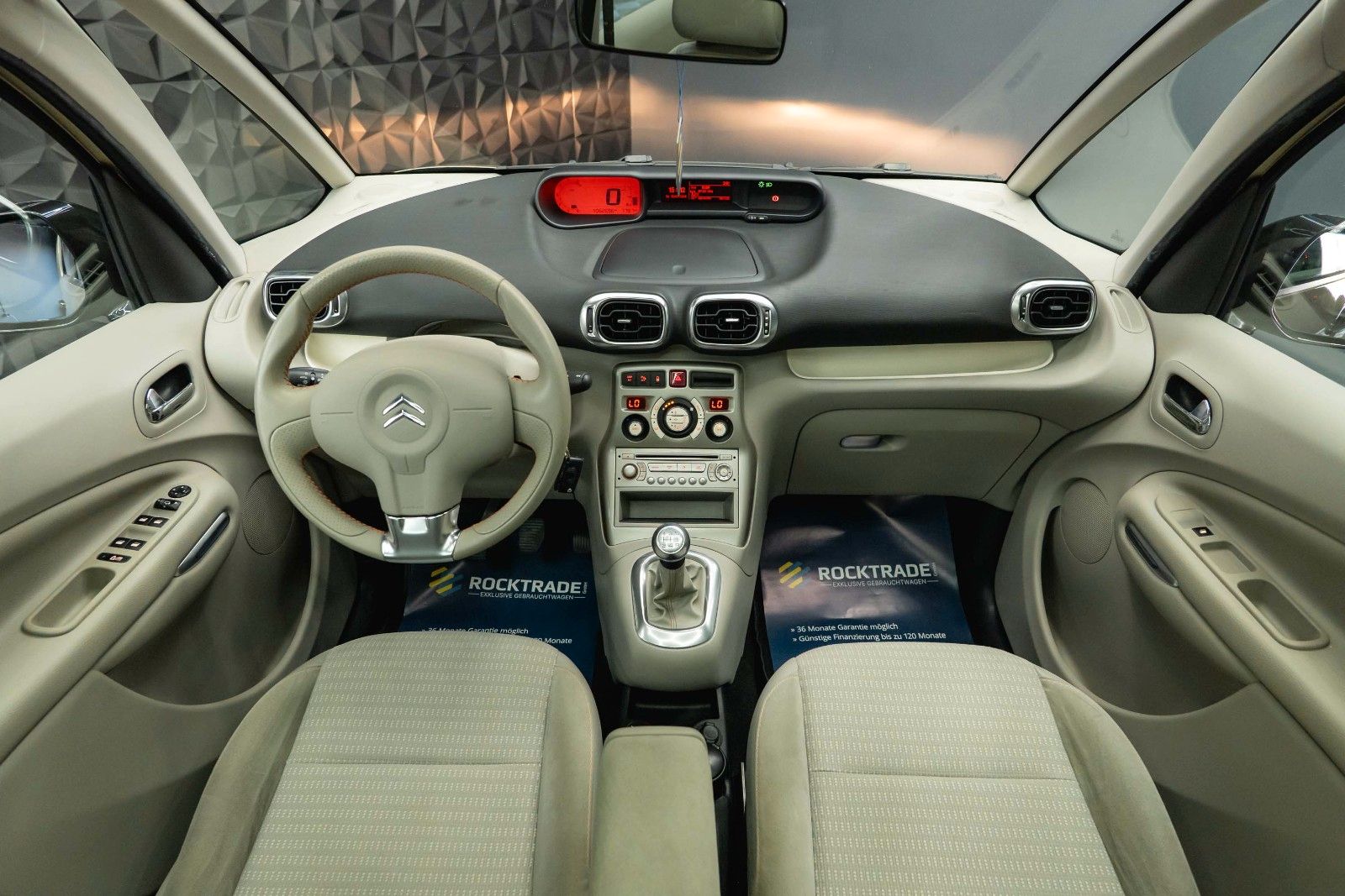 Fahrzeugabbildung Citroën C3 Picasso Exclusive Black Paket *1.Hand*Pano*