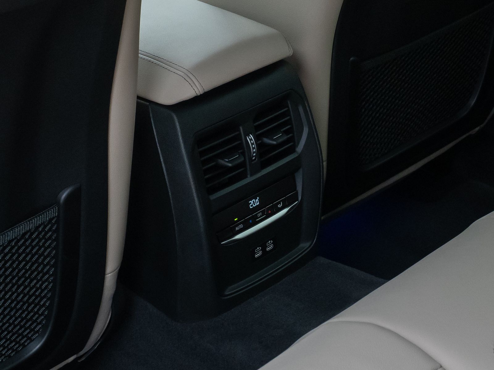 Fahrzeugabbildung BMW 320i M Sport Kamera DAB Laser Alarm Leder 19Zoll