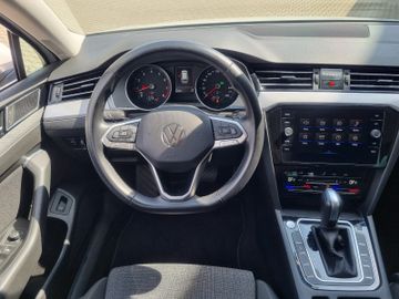 Fahrzeugabbildung Volkswagen Passat Variant 1.5 TSI DSG Business  NAVI