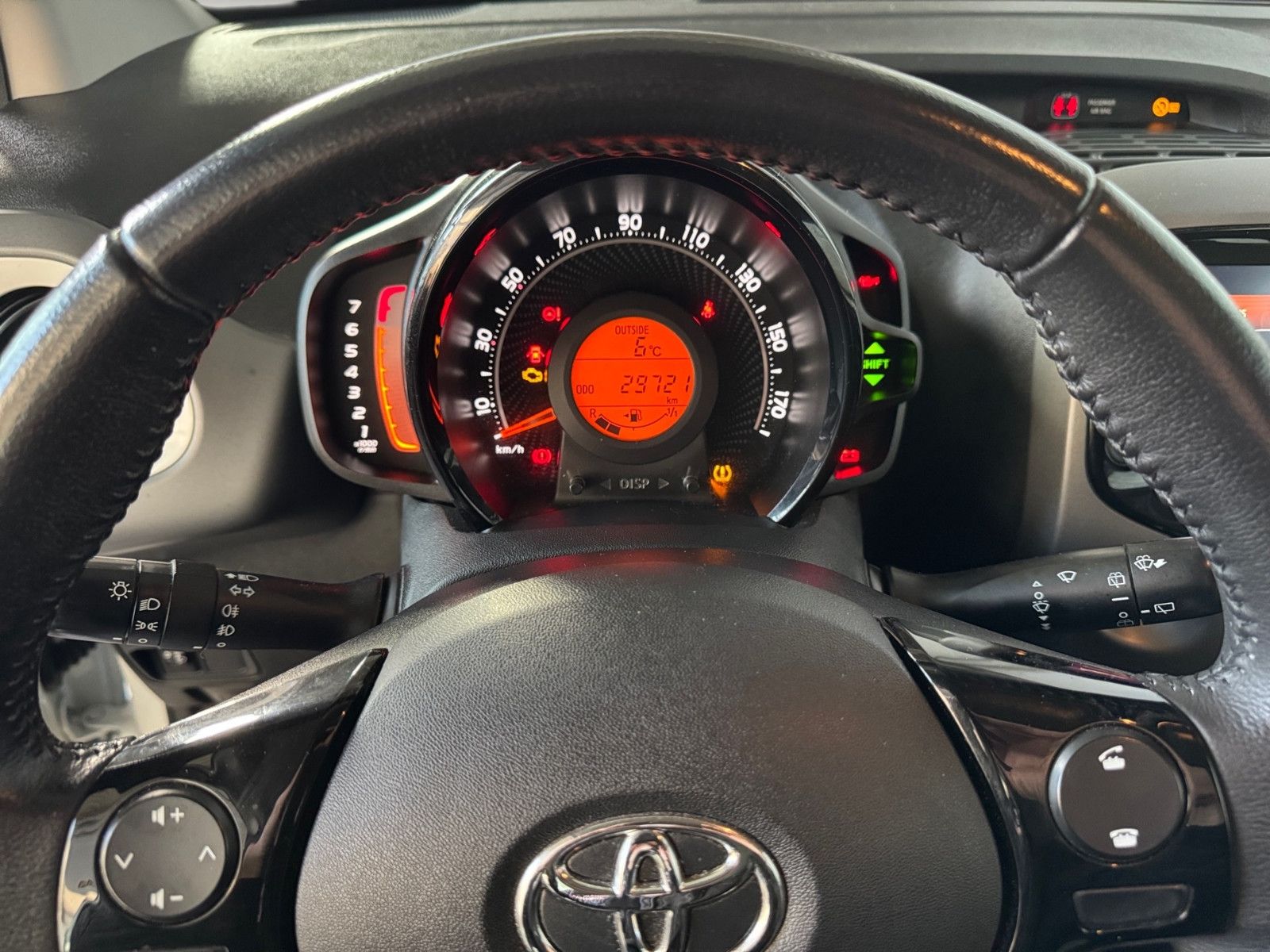 Fahrzeugabbildung Toyota AYGO x-play Team D