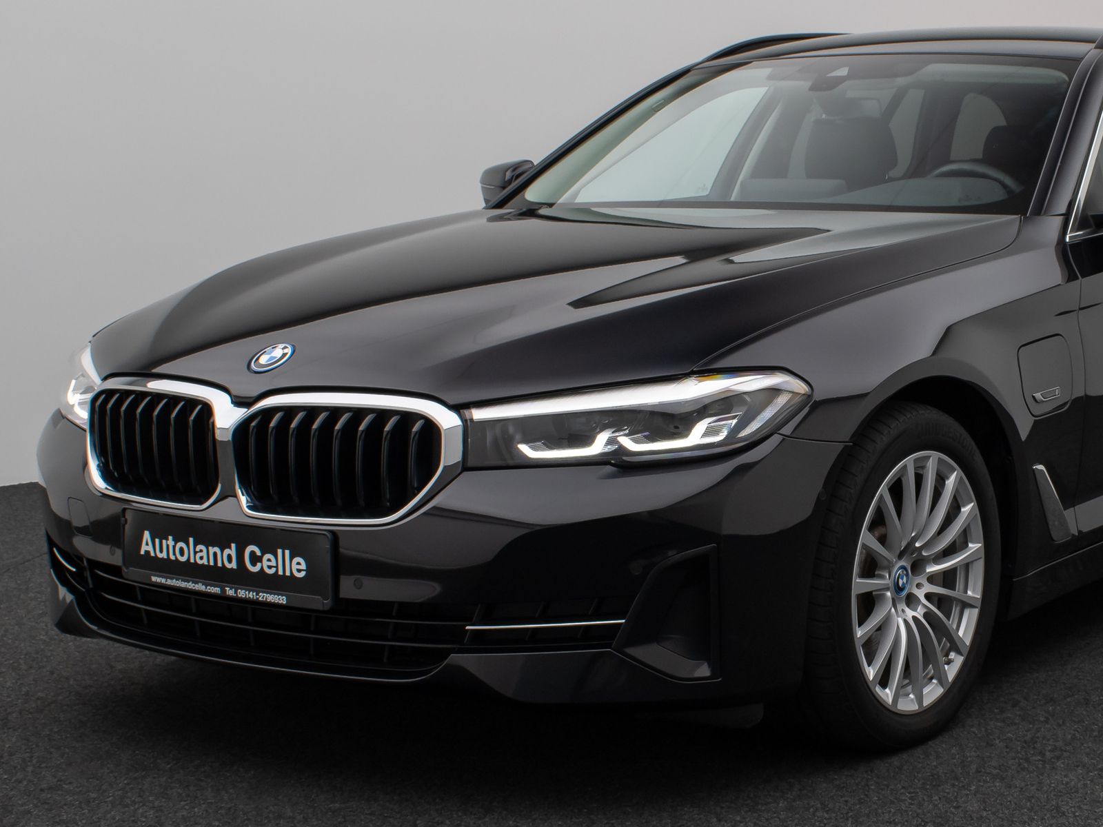 Fahrzeugabbildung BMW 530e xD Kamera Komfort DisplKey Alarm