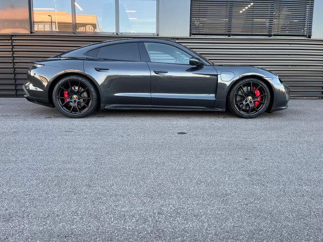 Porsche Taycan GTS-PANO-HEAD UP-HINTERACHSLENKUNG !