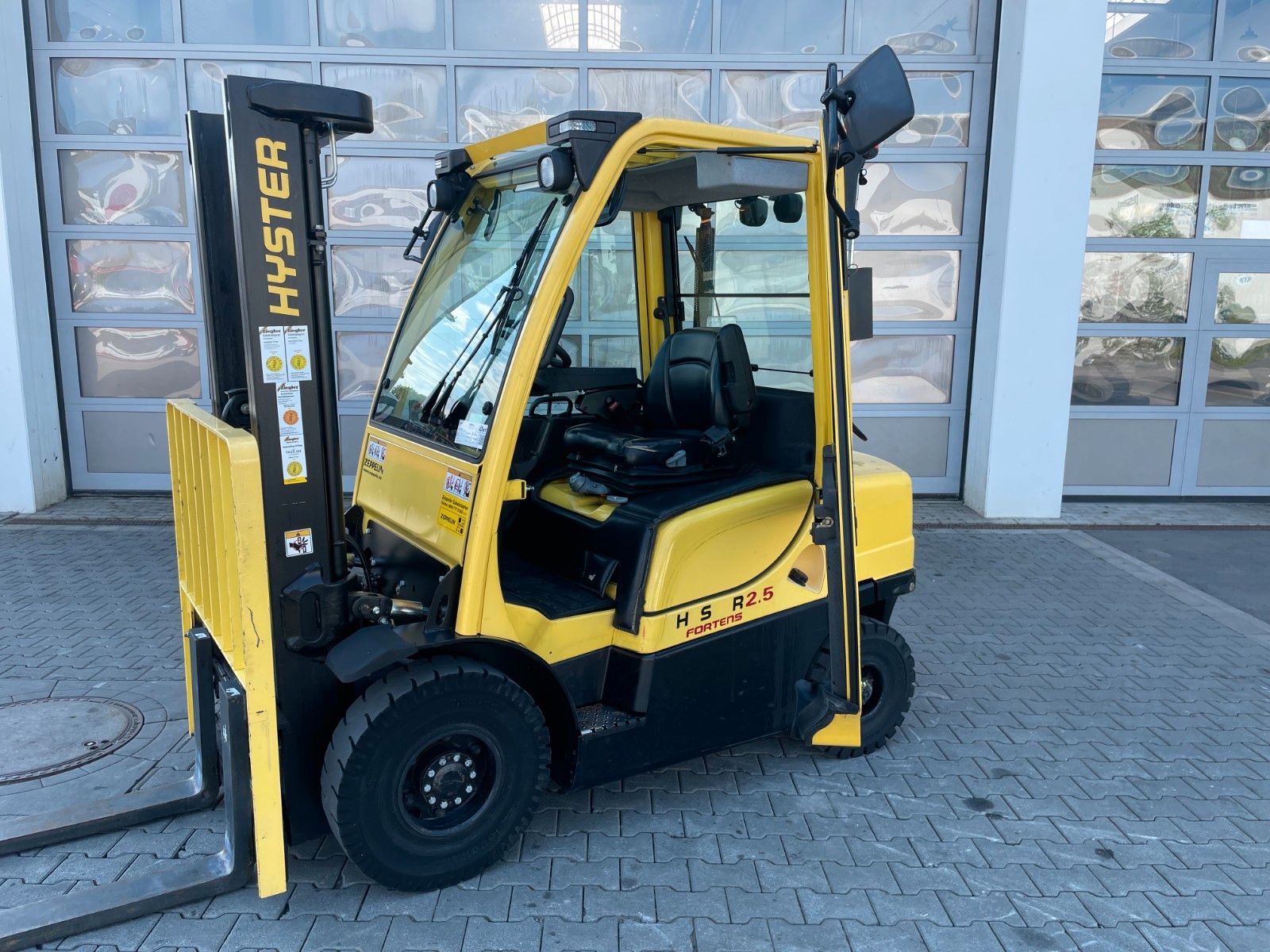 Fahrzeugabbildung Hyster H2.5FT / Duplex 3,3m / nur 1.163h