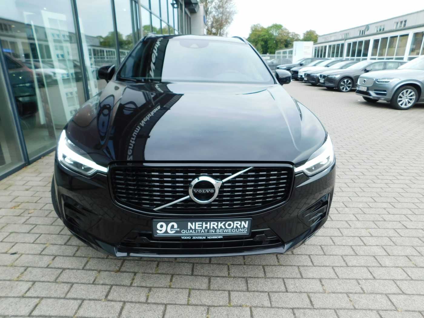 Fahrzeugabbildung Volvo XC60 B4 D AWD R-Design 'ACC,BLIS'