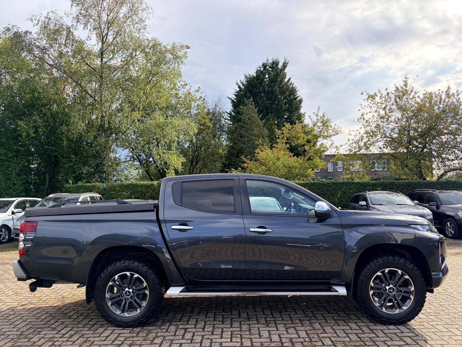 Mitsubishi L200 Plus Doppelkabine 4WD