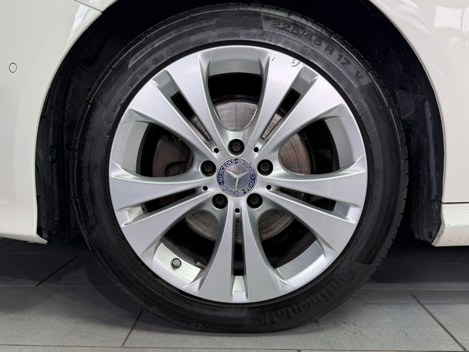 Fahrzeugabbildung Mercedes-Benz B 220 CDI |AUTOMATIK|NAVI|RF-CAM|LEDER
