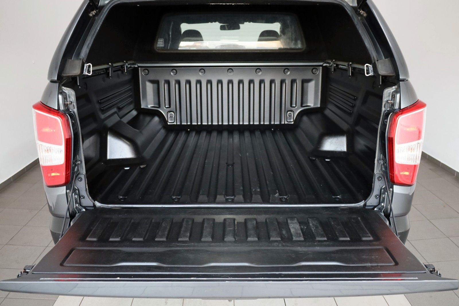 Fahrzeugabbildung Ssangyong MUSSO Grand Sapphire 4WD,Leder,SD,Hard Top, AHK