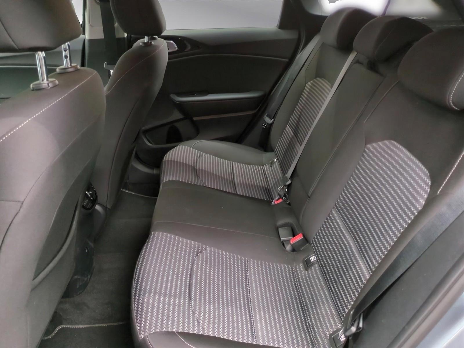 Kia CEED SW 1.5T DCT SPIRIT FULL-LED|KAMERA|NAVI|17Z