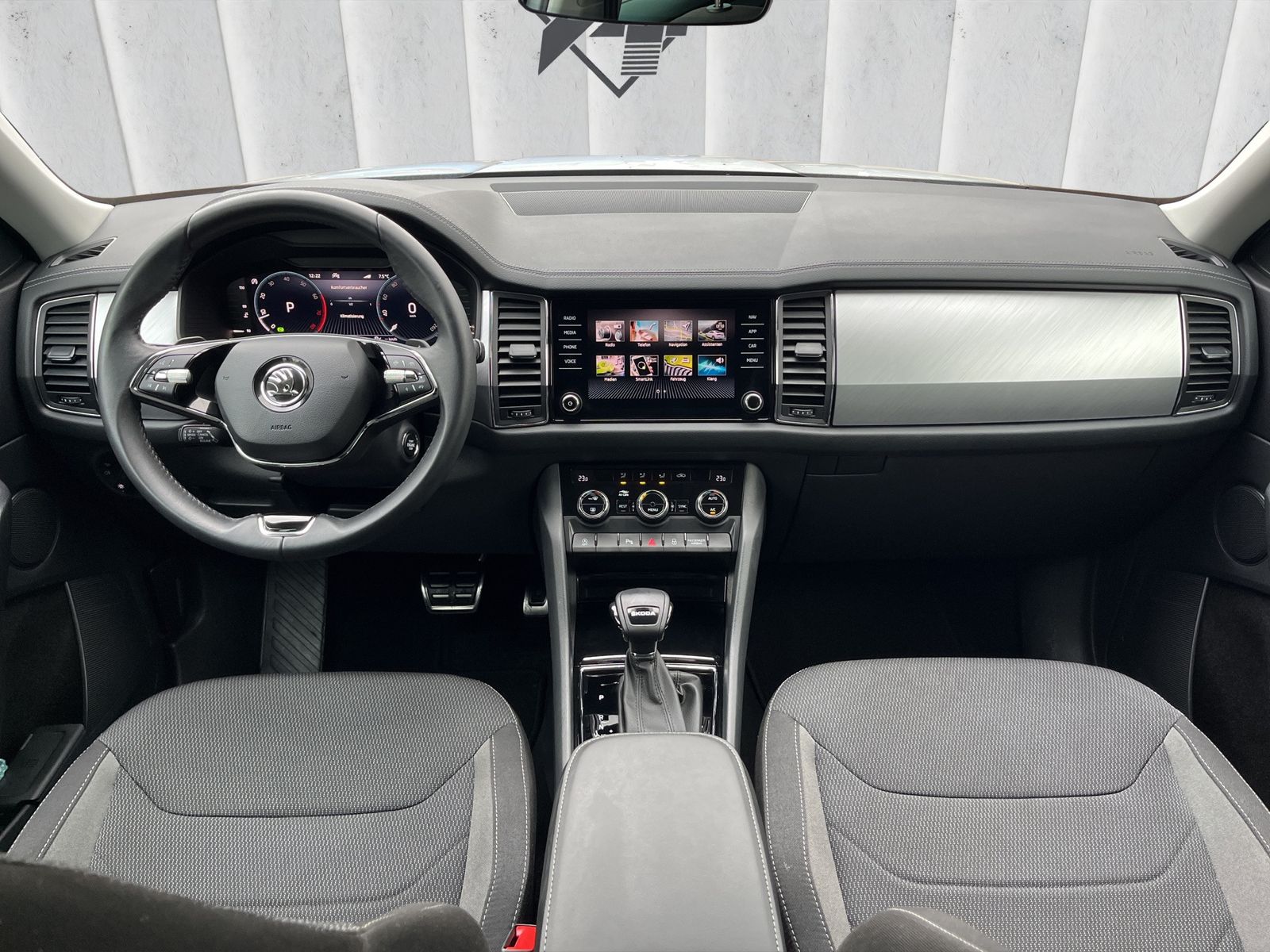 Fahrzeugabbildung SKODA Kodiaq 1.5l DSG*Matrix*7Sitzer*Kamera*PDC***