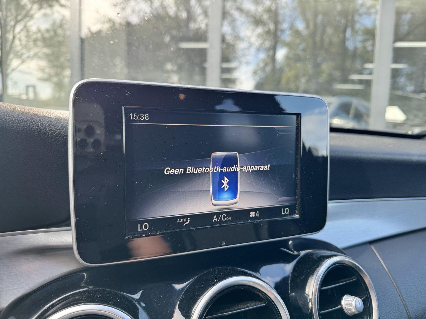 Mercedes-Benz C350 2015 — photo 18