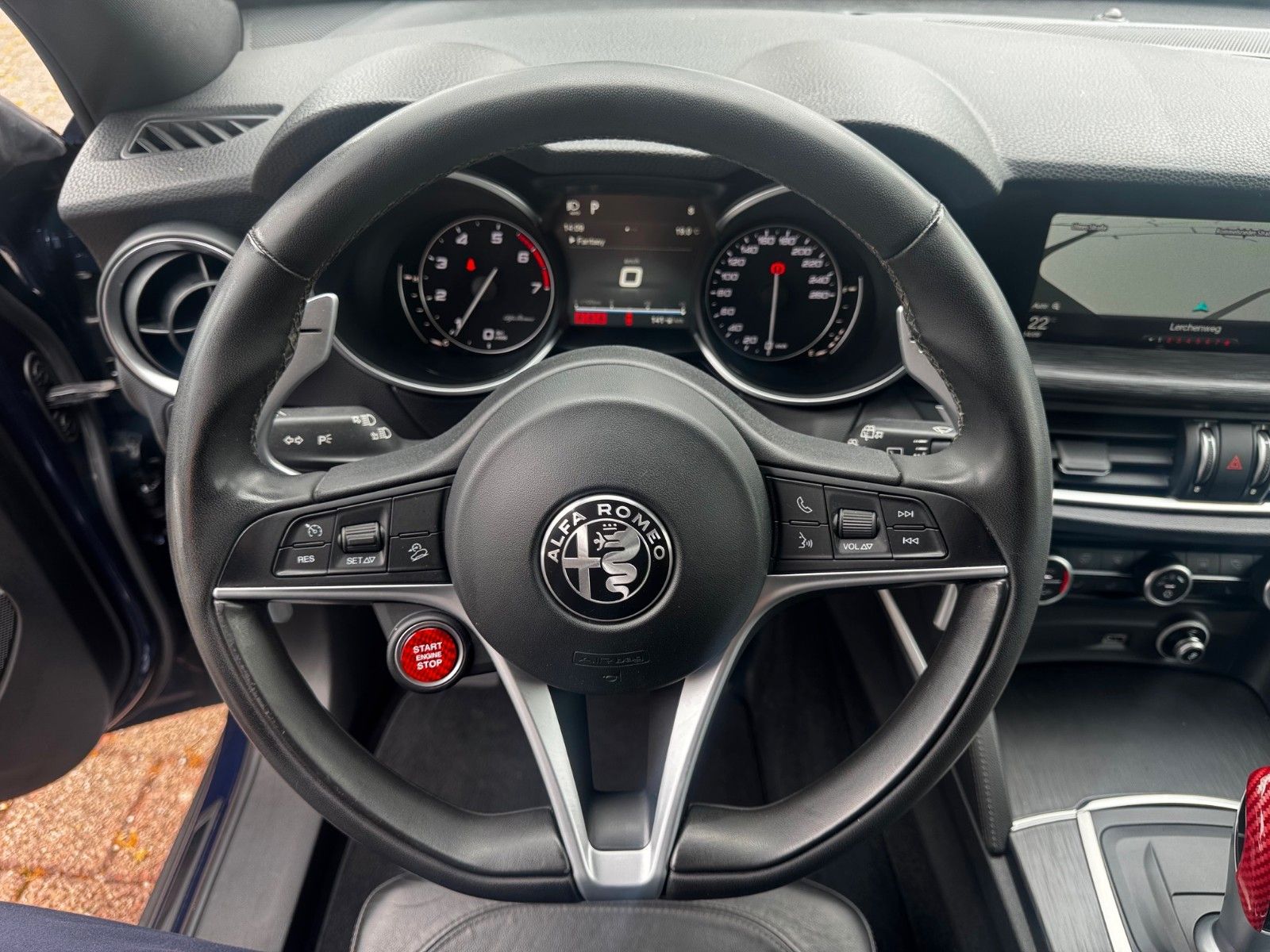 Fahrzeugabbildung Alfa Romeo Stelvio Super Q4 280PS AHK MEMORY NAVI SITZHEIZ.