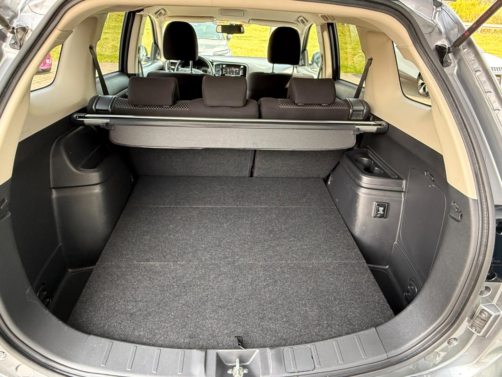 Mitsubishi Outlander 2.0 MIVEC Diamant ClearTec 2WD 