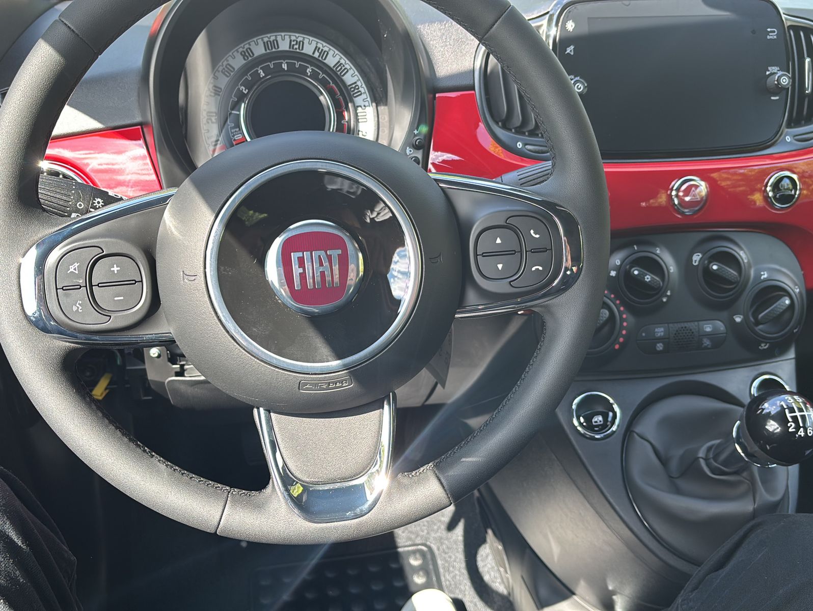 Fahrzeugabbildung Fiat 500 1.0 Hybrid Club