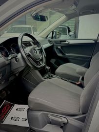Volkswagen Tiguan - 8
