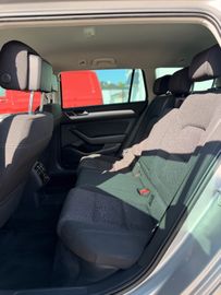 Volkswagen Passat Variant - 9
