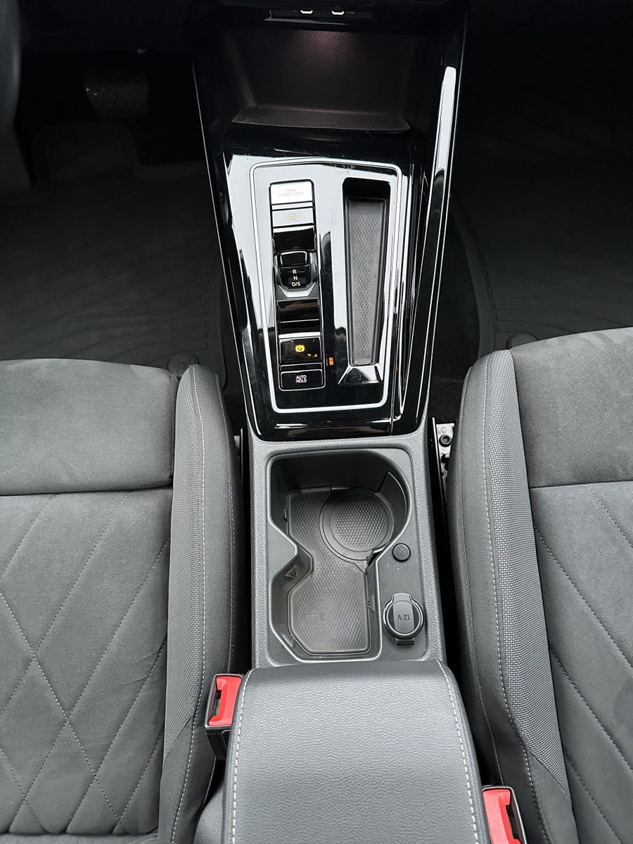 Fahrzeugabbildung Volkswagen Golf Variant 2.0 TDI DSG Style NAV+LED+AHK+VCOCK