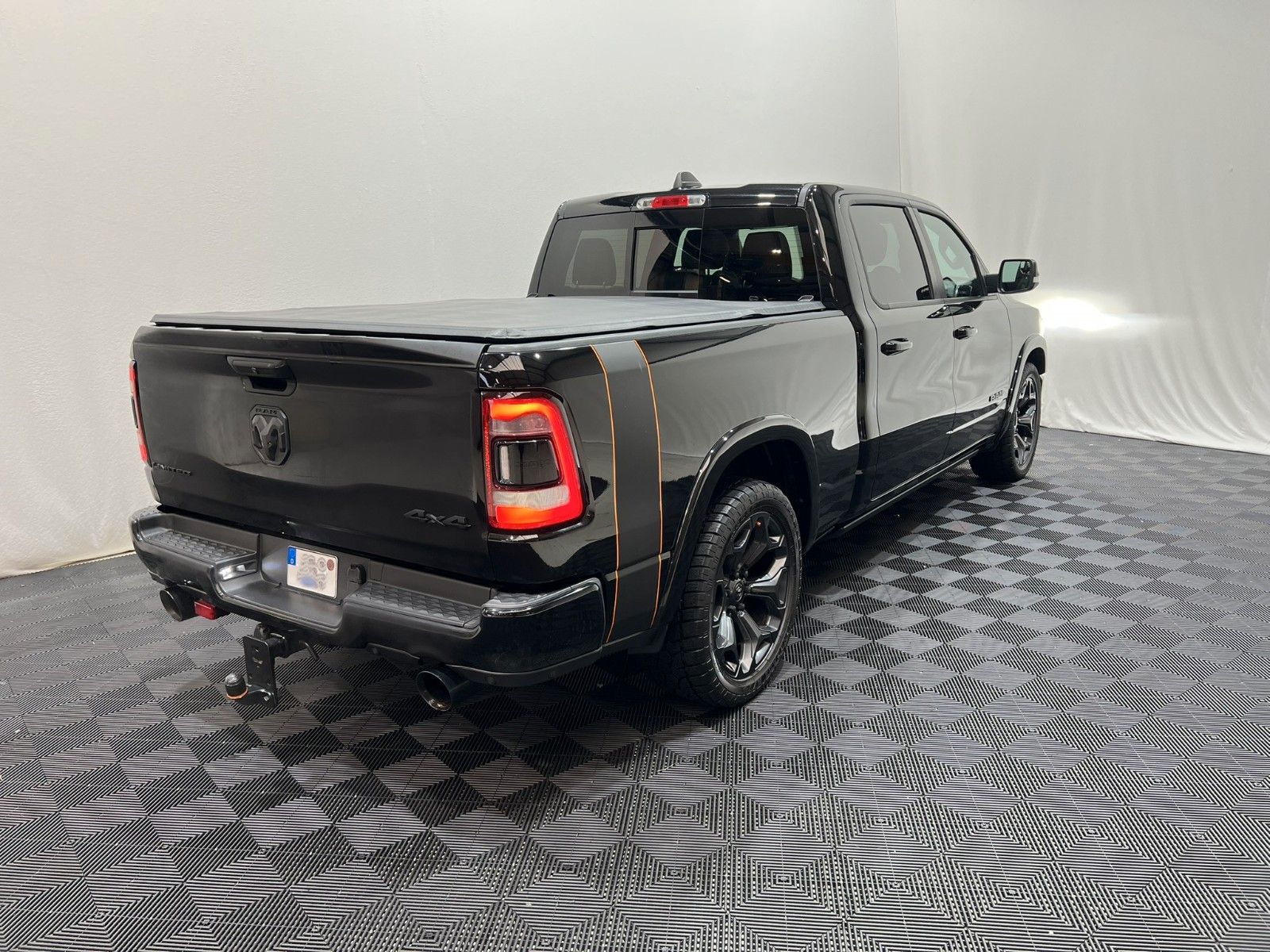Fahrzeugabbildung Dodge RAM 1500 LIMITED NIGHT CREW CAB 4X4 *RTR UMBAU*