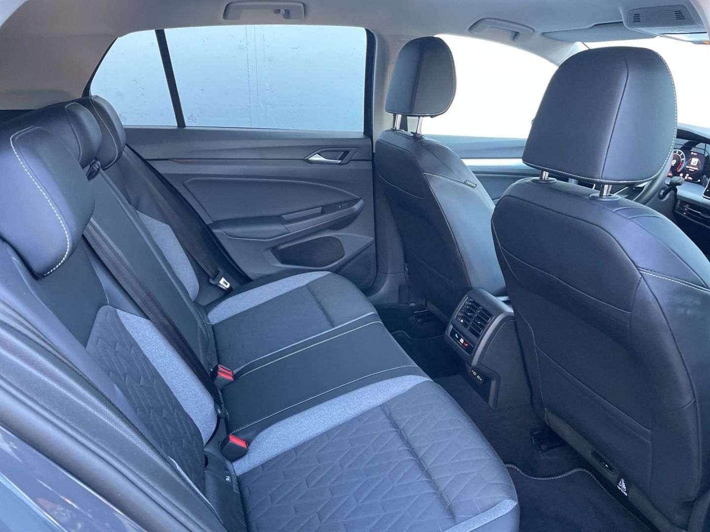 Golf VIII 1.5 eTSI DSG Goal AHK/Kamera/LED Plus/