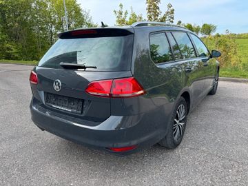 Volkswagen Golf - 8