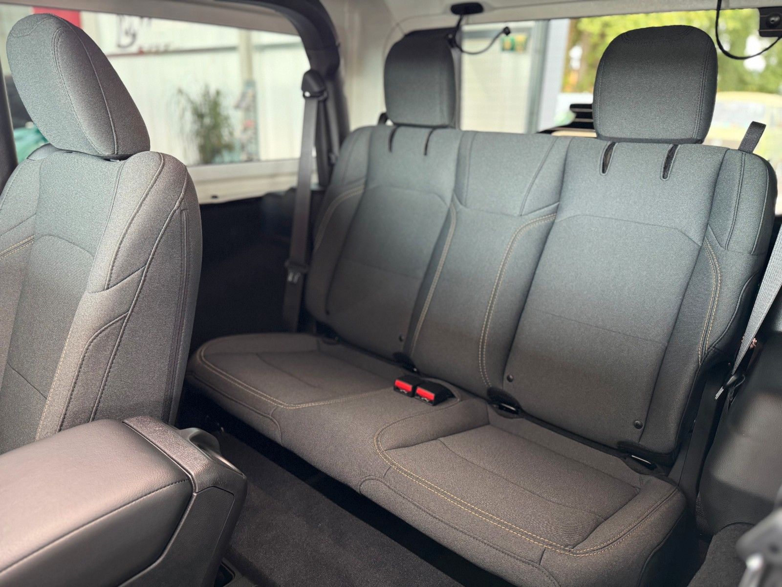 Fahrzeugabbildung Jeep Wrangler WILLYS 2.0 T-GDI 4x4 MY25 "AHK"