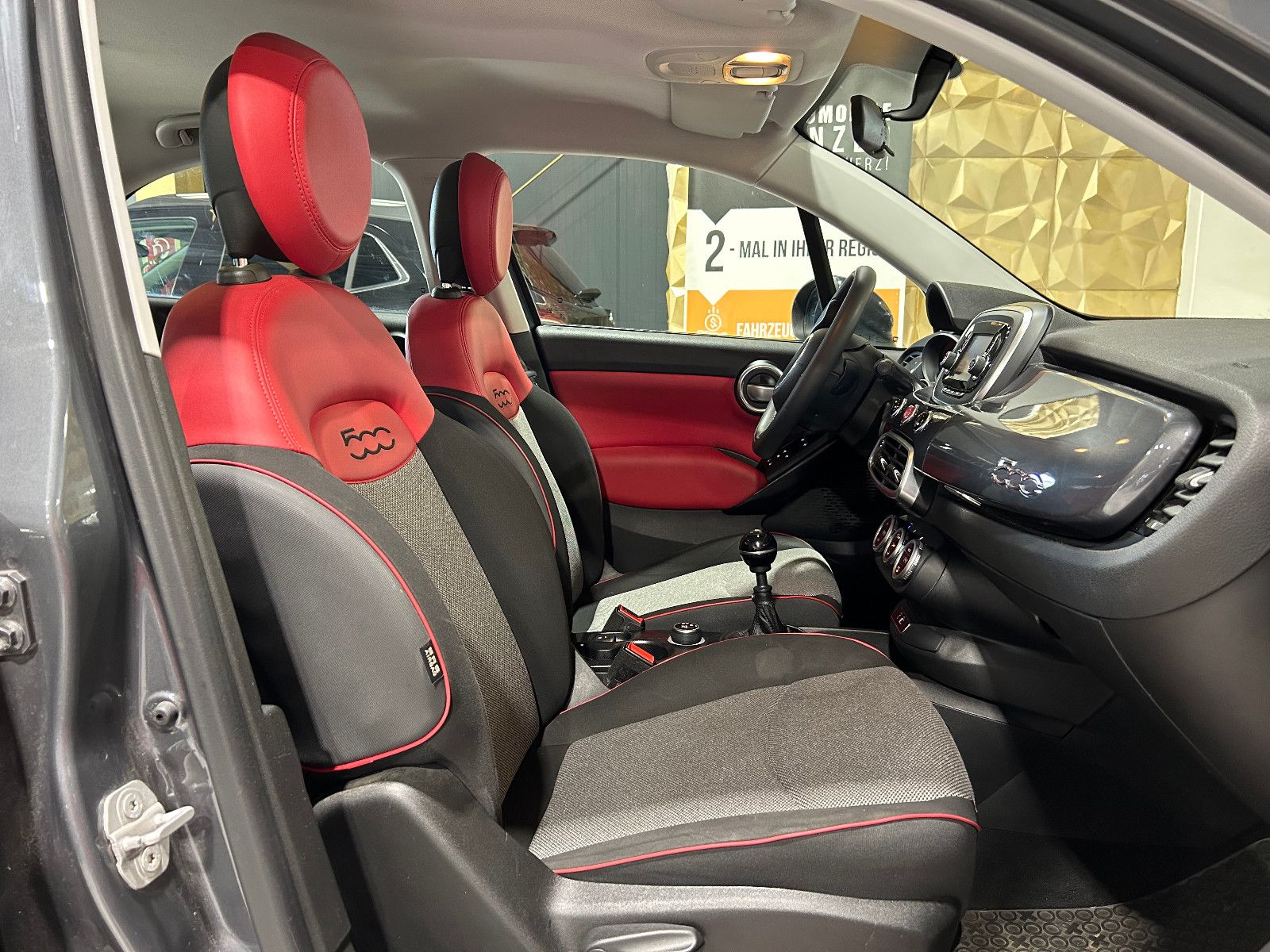 Fahrzeugabbildung Fiat 500X Pop Star//NAVI//PDC//TEMPOM//MFL