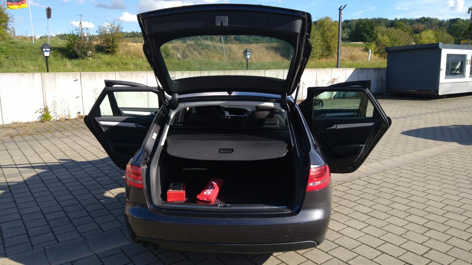 Audi A4 2009 — photo 5