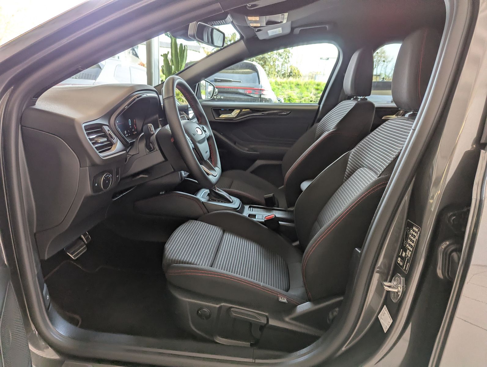 Fahrzeugabbildung Ford Focus 1.0 ST-Line X EB Matrix B&amp;O ACC Kamera 18"