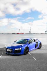 Audi R8 4.2 FSI R tronic quattro - - blaue Audi R8