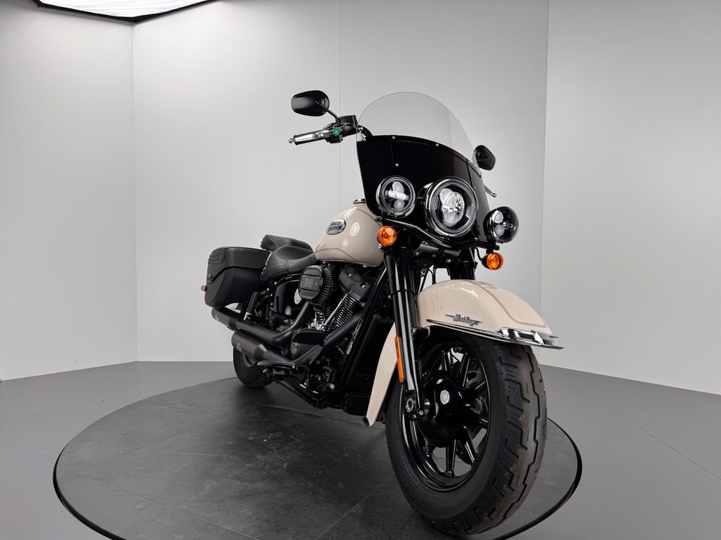 Fahrzeugabbildung Harley-Davidson SOFTAIL HERITAGE CLASSIC *JEKILL&HYDE *NEUWERTIG