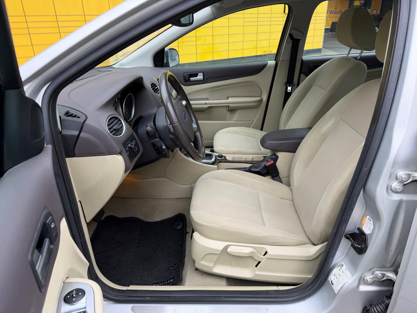 Ford Focus 2008 — photo 12