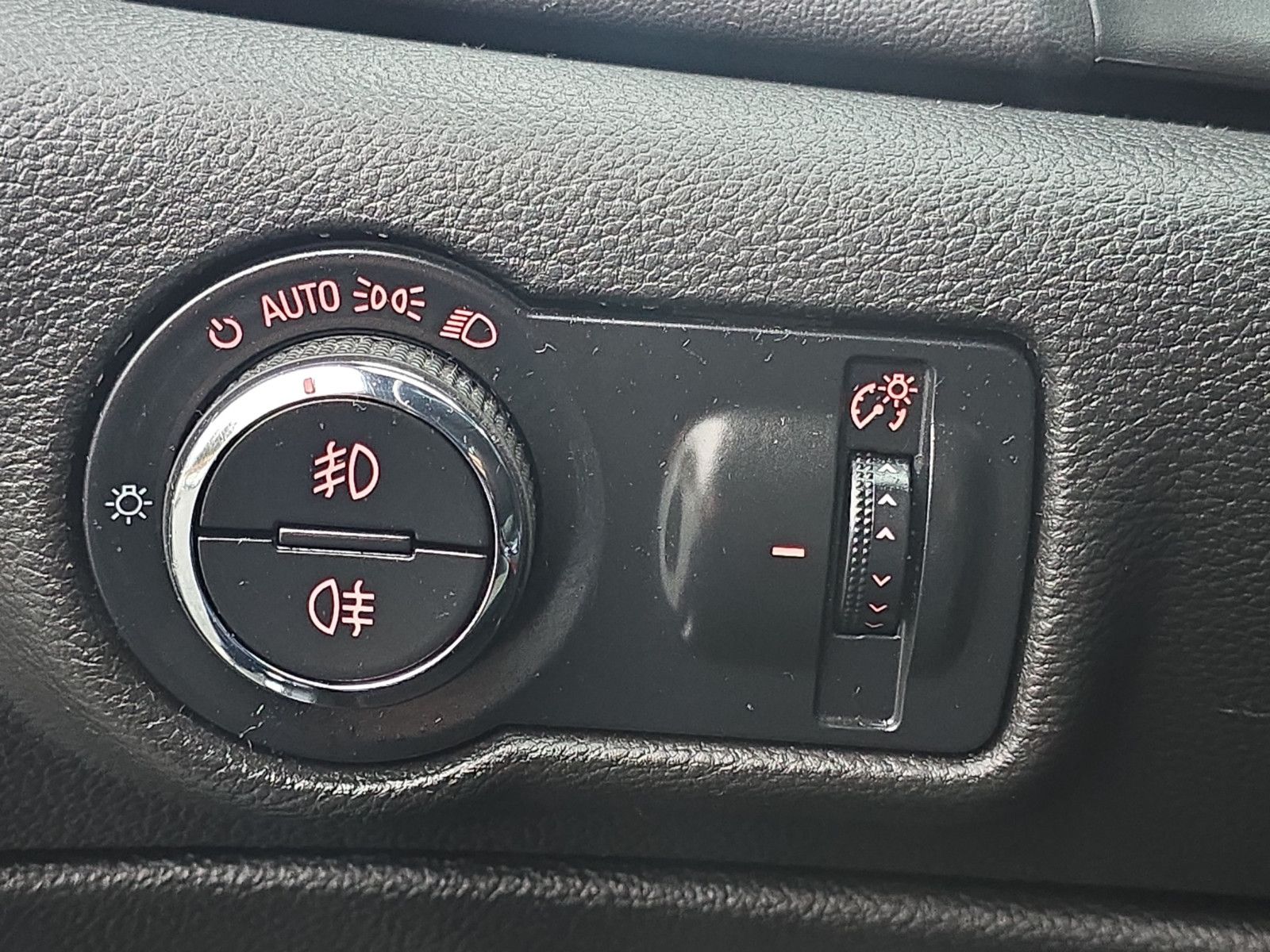 Fahrzeugabbildung Opel Astra J Exklusiv KLIMA NAVI TEMPOMAT TÜV NEU