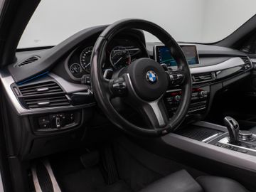 Fahrzeugabbildung BMW X5 xD40d M Sport Kamera Panorama HUD DAB H/K AHK
