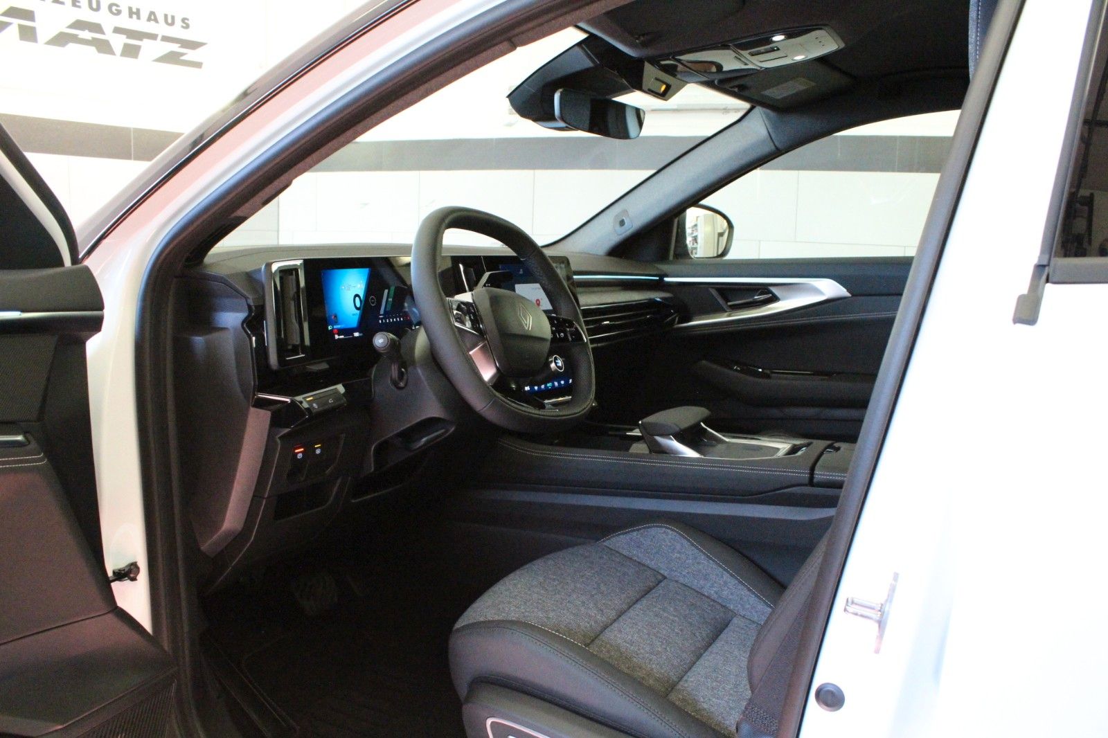 Fahrzeugabbildung Renault Austral Mild Hybrid 160 Techno *Allwetterreifen*