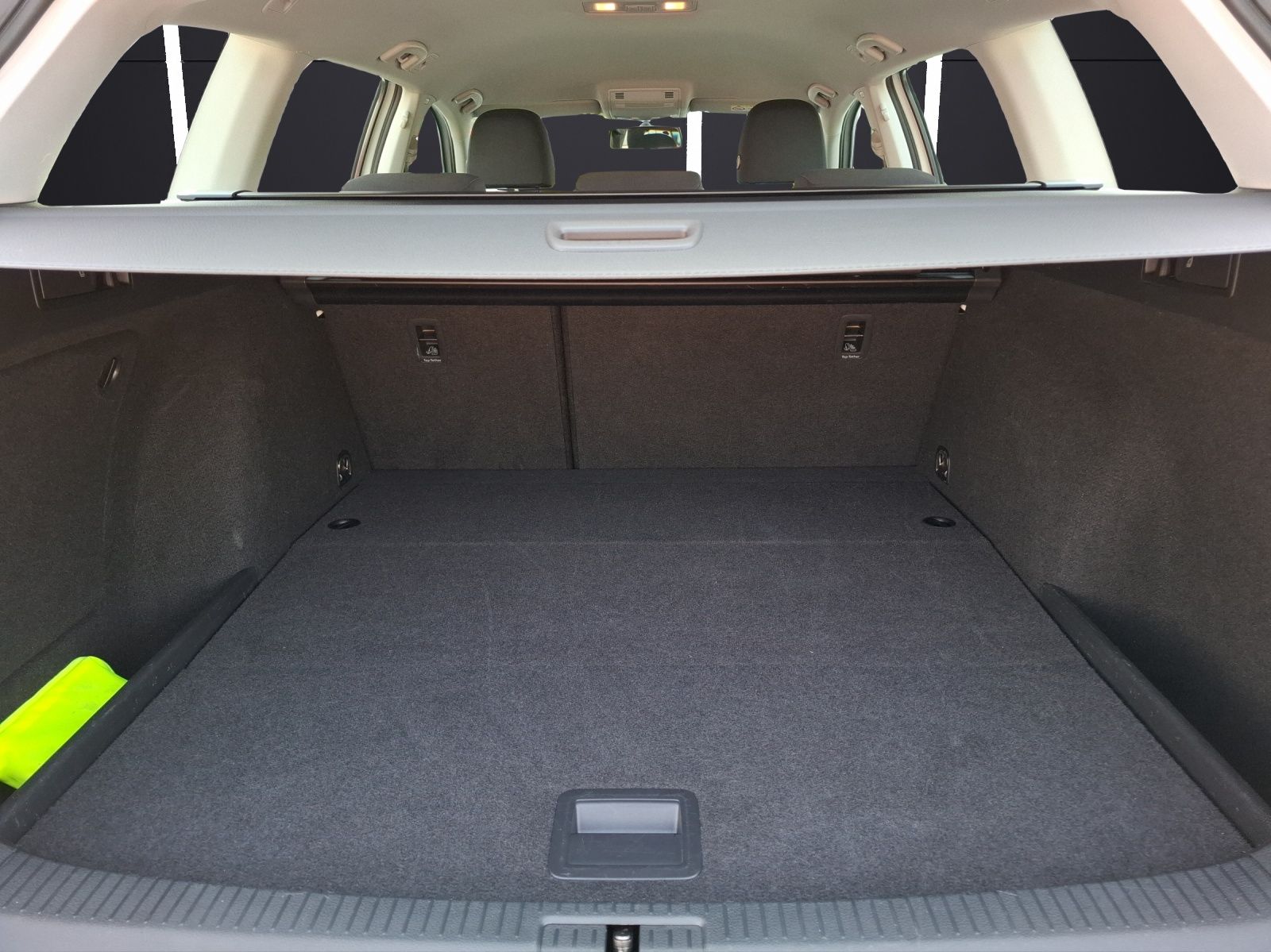 Fahrzeugabbildung Volkswagen Golf VII Variant TSI Trendline Navi PDC SH