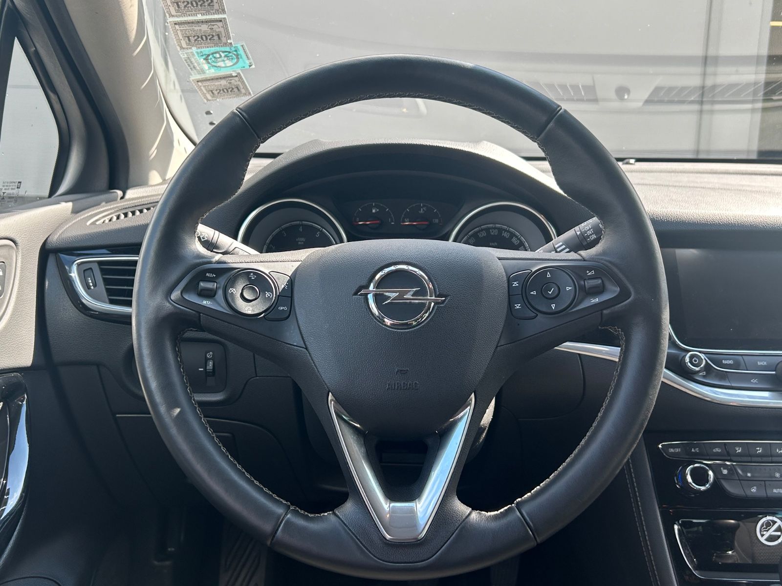 Fahrzeugabbildung Opel Astra K 1.4 ST Innovation Unfallschaden
