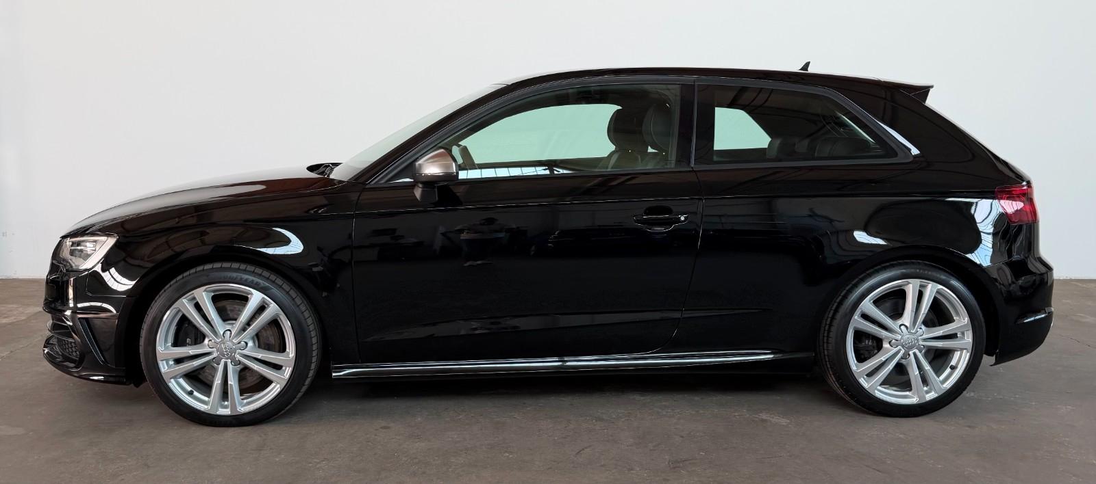 Audi S3 8V 2.0 TFSI QUATTRO 1.HAND SCHECKHEFT 8FACH