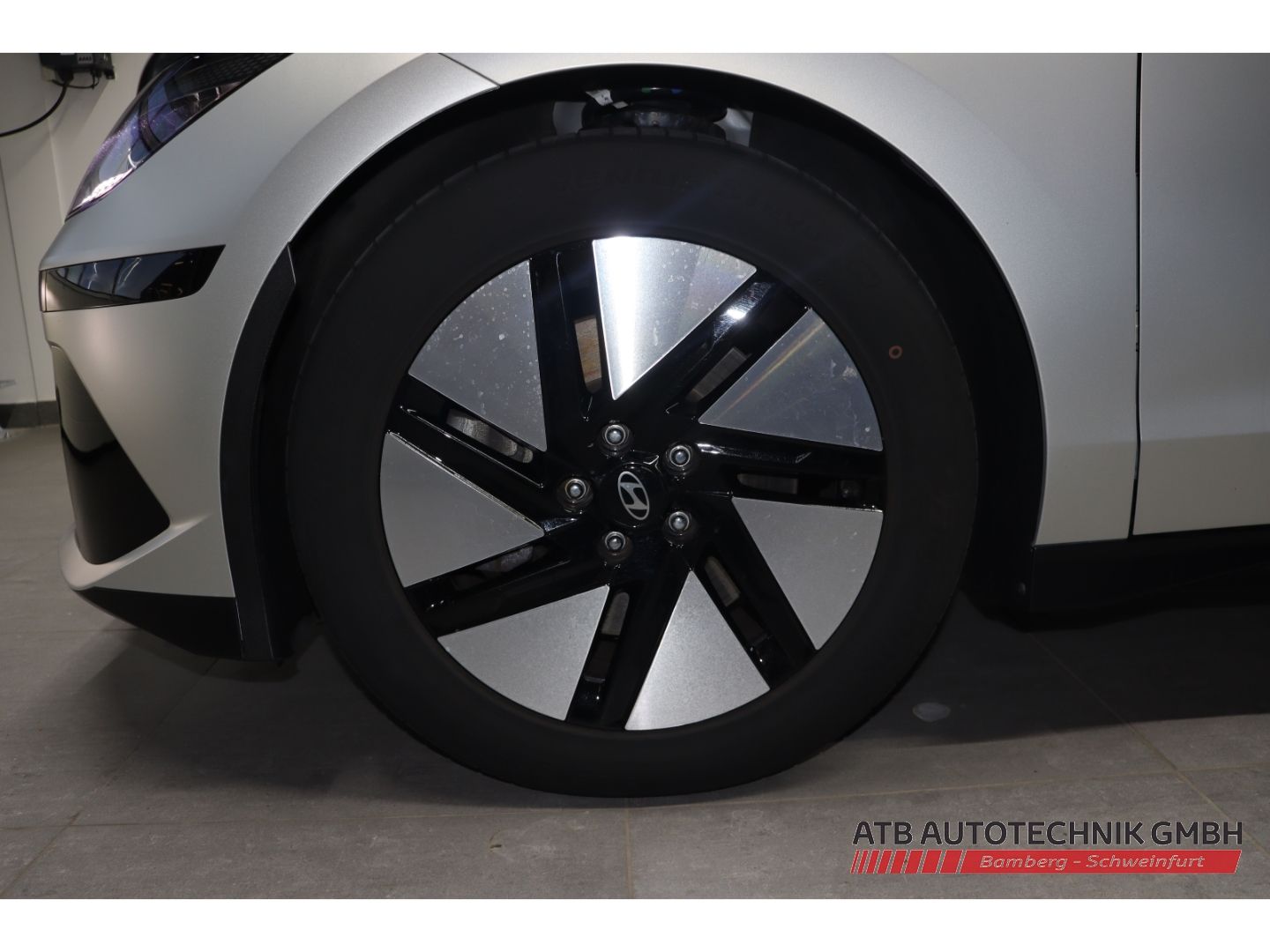 Fahrzeugabbildung Hyundai IONIQ 6 77,4 kWh DYNAMIQ 97,1% SOH Navi LED ACC
