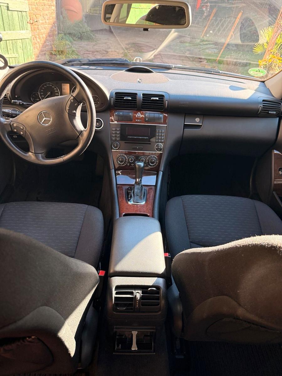 Mercedes-Benz C180 2006 — photo 10