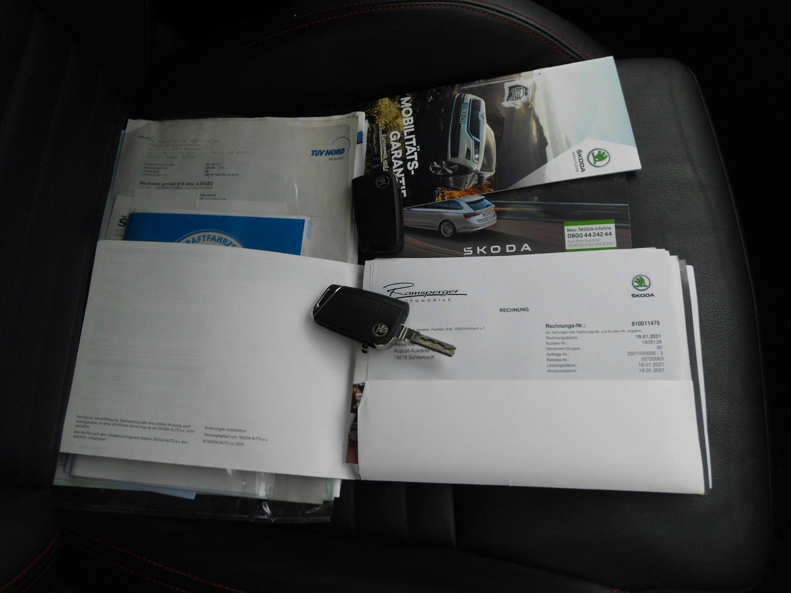 Skoda Octavia Combi RS 2.0 220ch - 2 ème main - Carnet entretien - Pneus été - Régulateur de vitesse - Navi