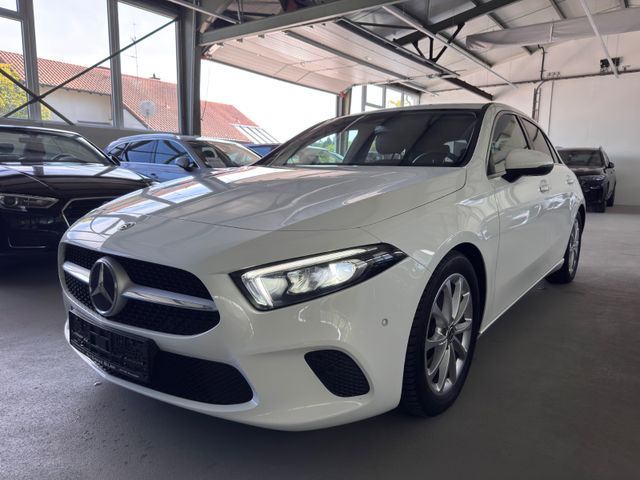 MERCEDES-BENZ A 200 MBUX Spur TWink LED Navi