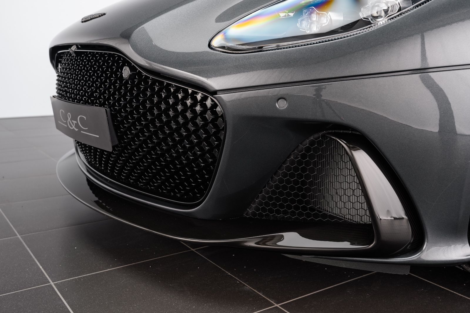 Fahrzeugabbildung Aston Martin DBS 770 Ultimate 1 OF 300/FULL CARBON