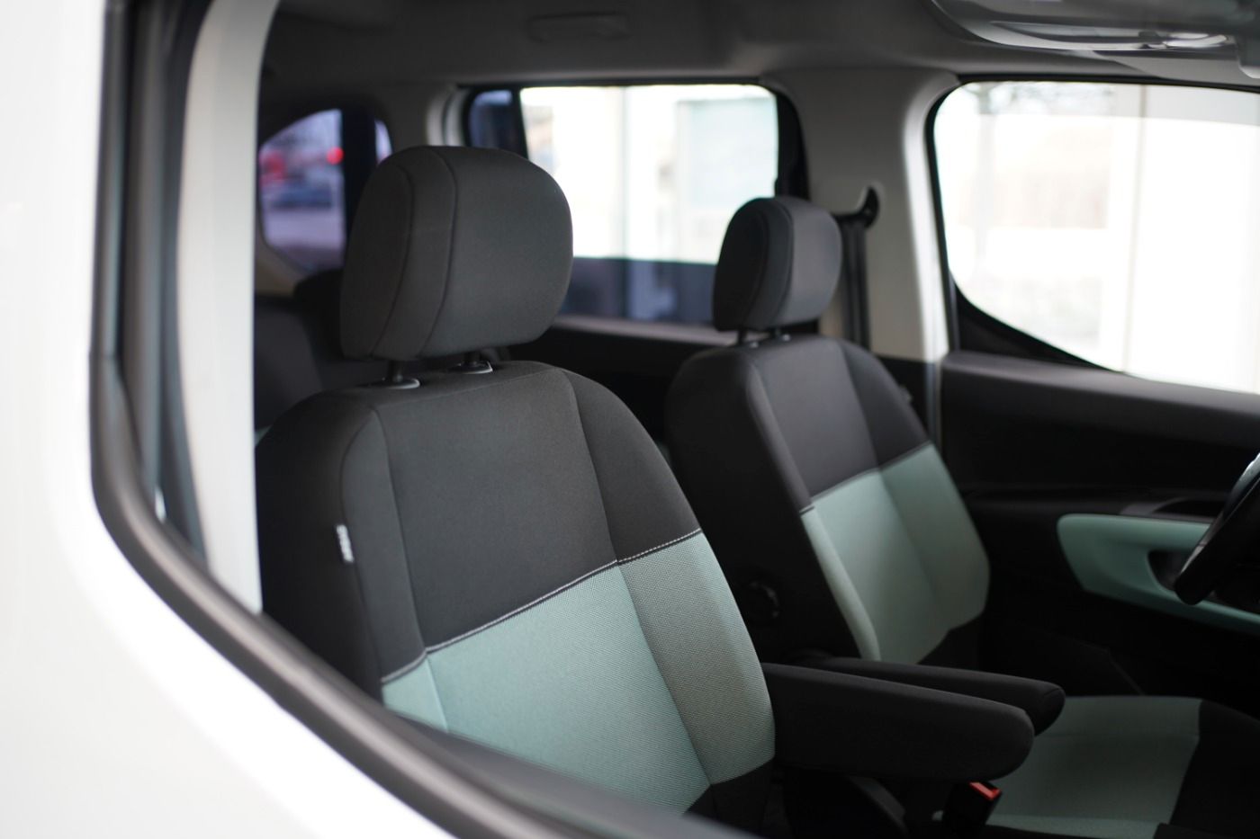 Fahrzeugabbildung Citroën Berlingo M PureTech 130 EAT8 Feel Automatik AHK