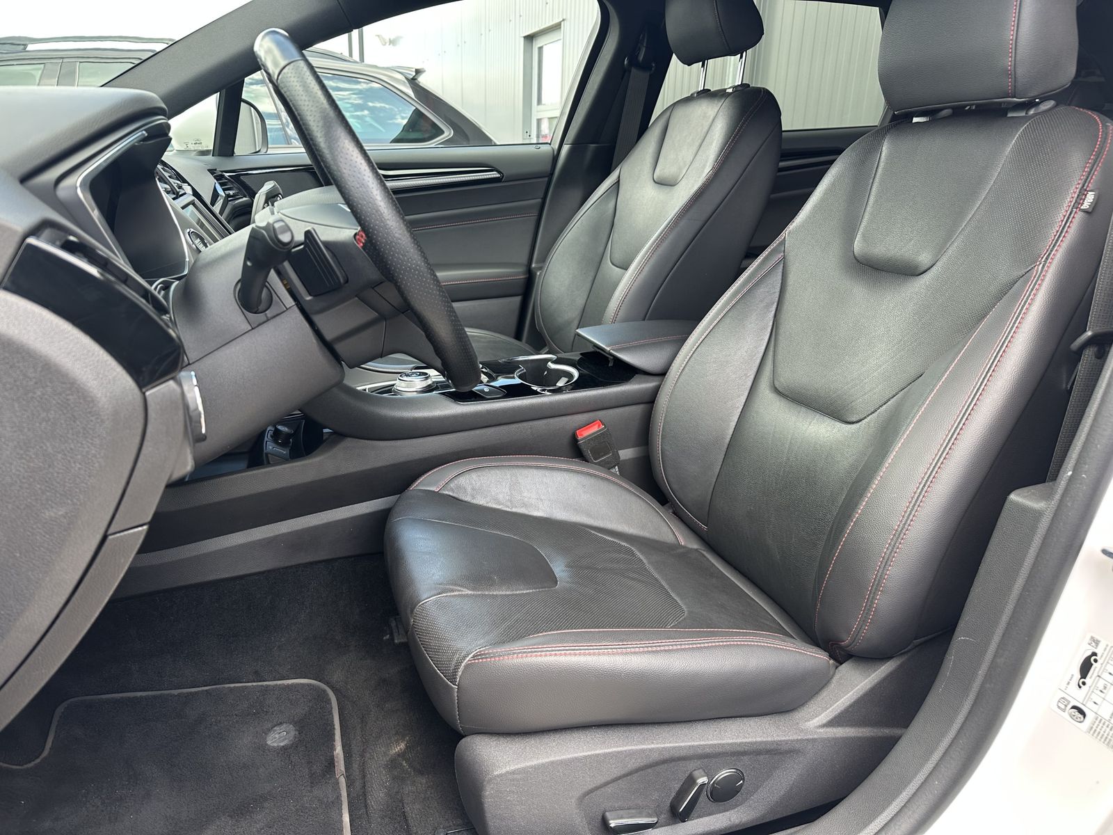 Fahrzeugabbildung Ford Mondeo Turnier 2.0 EB Aut. ST-Line NAV+LED+VCOCK