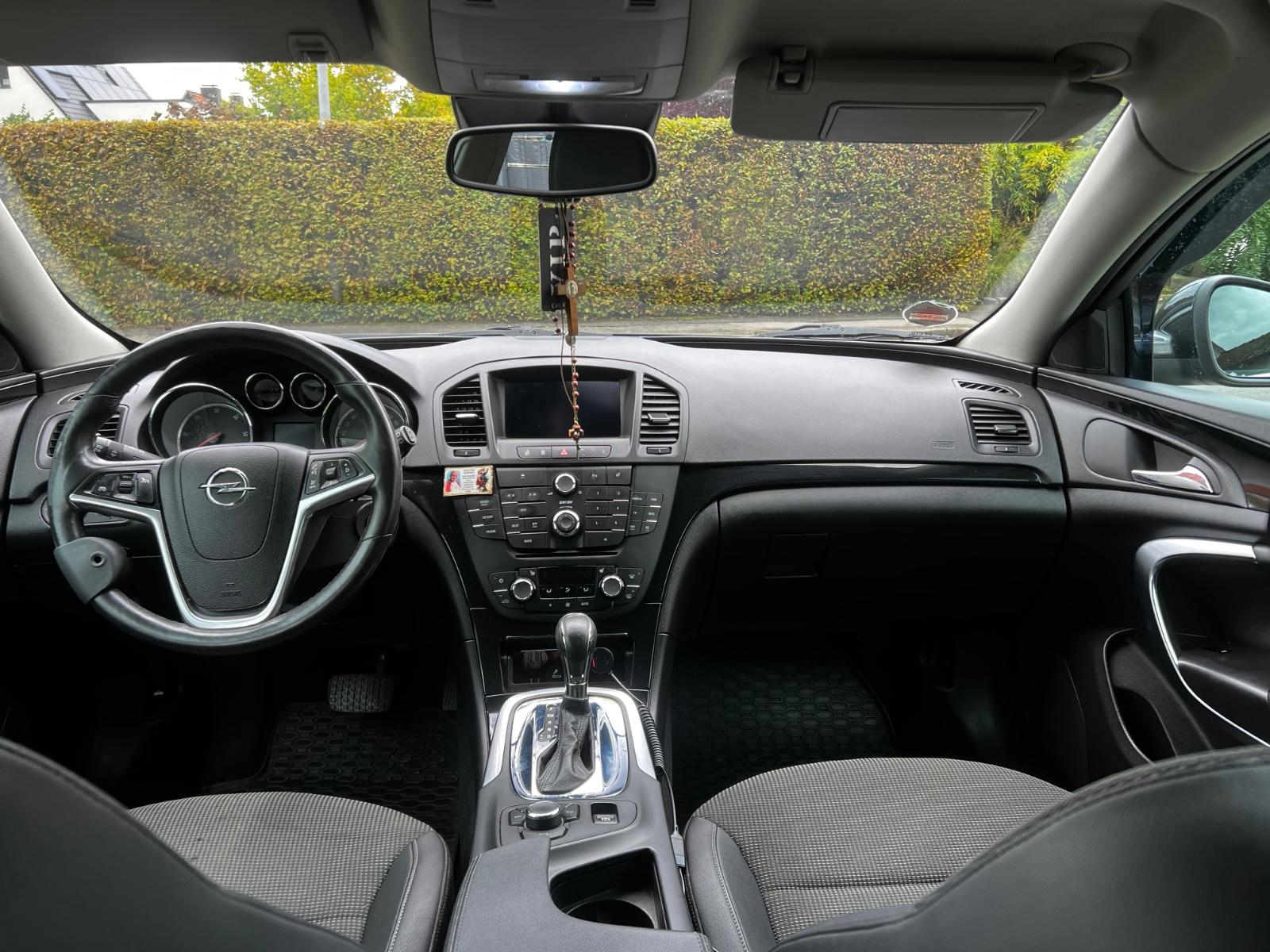 Opel Insignia 2013 — engine 1.956 cm³, 194 HP (143kW)
